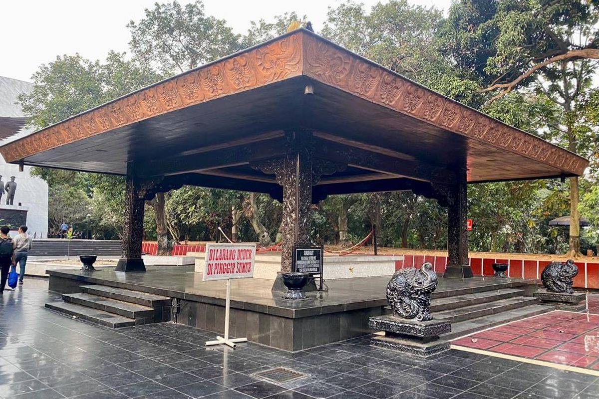Monumen Pancasila Sakti (Lubang Buaya)